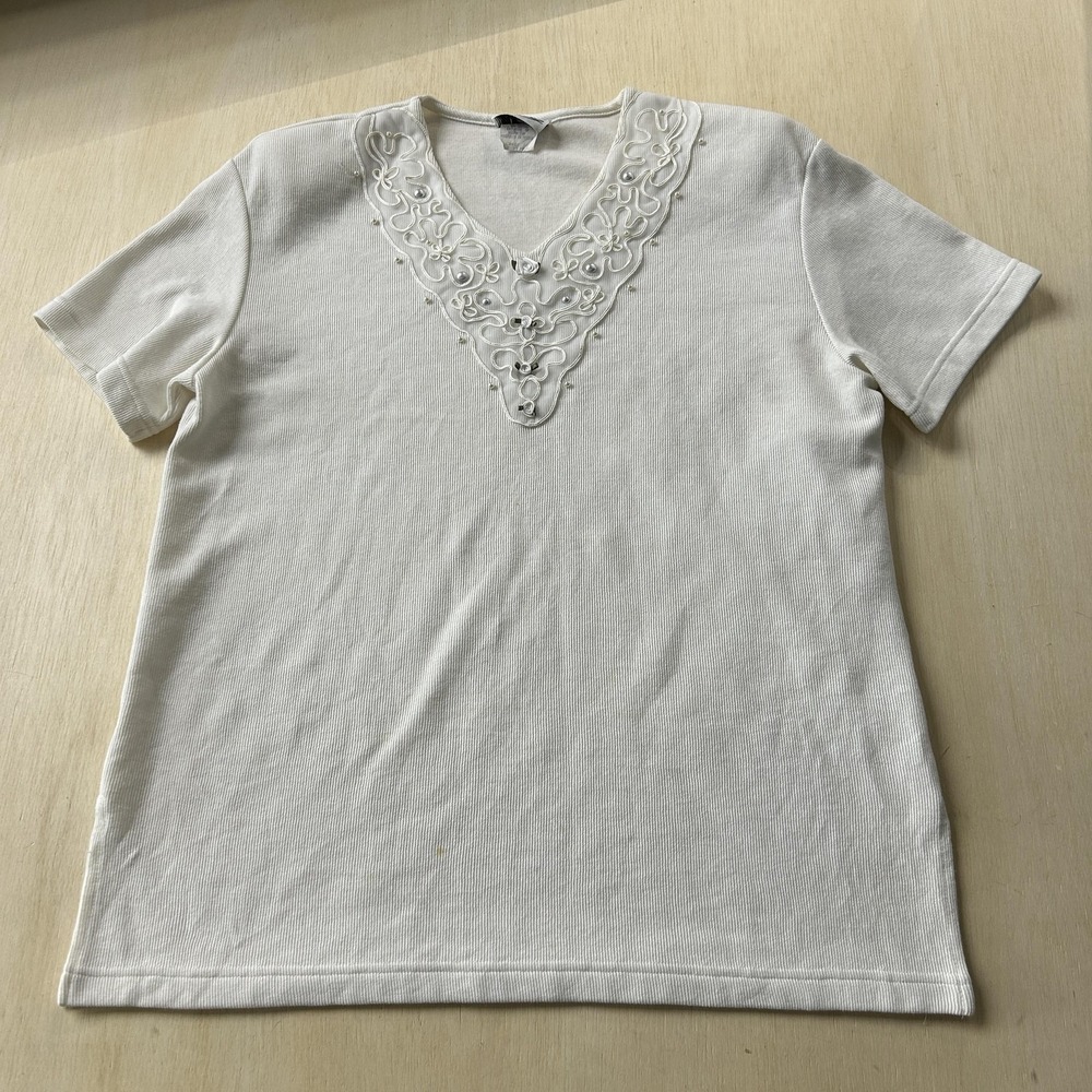 Vintage TAG Shirt Womens Large White Beaded Embroidered Short Sleeve Knit Top